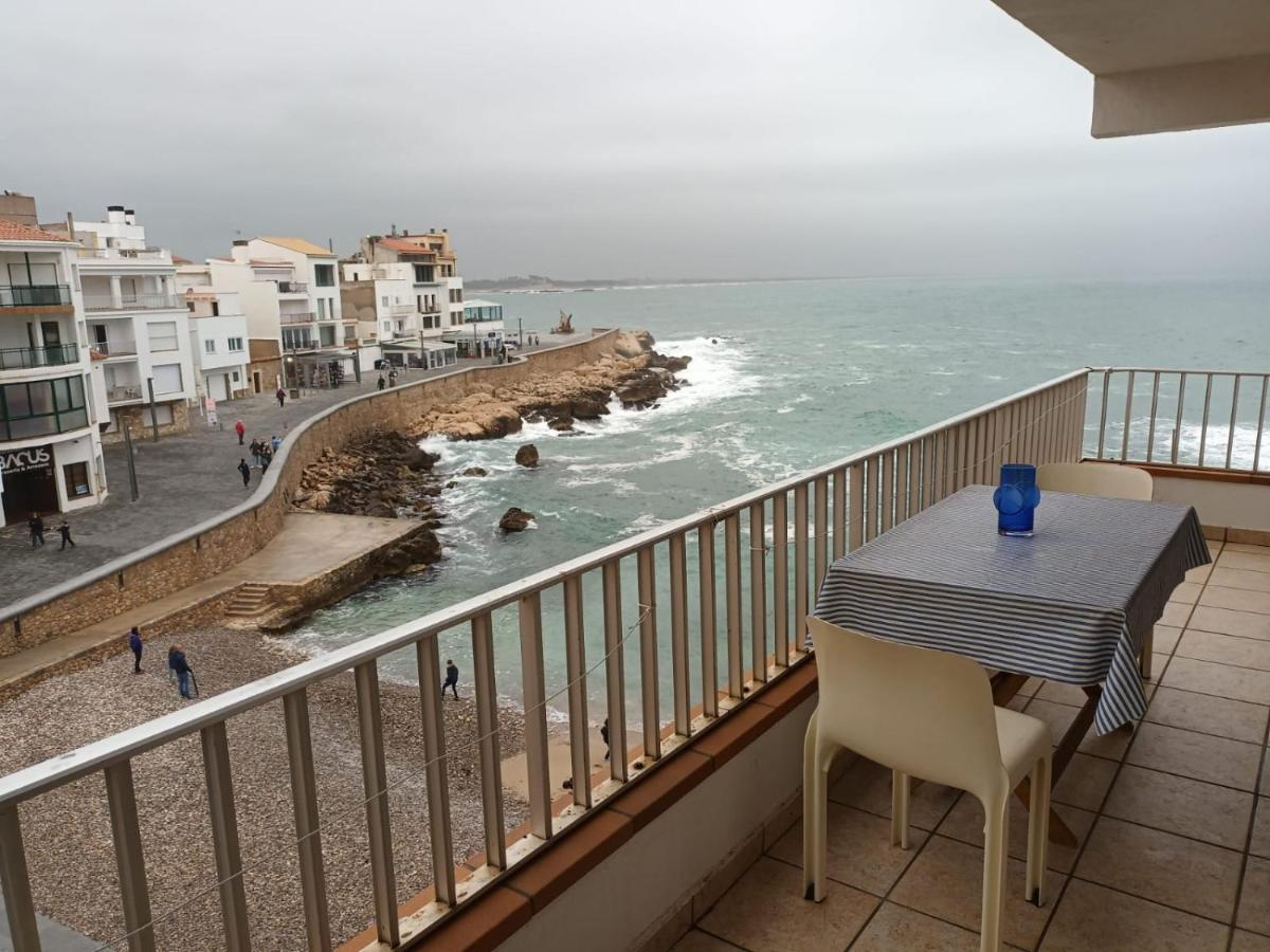 شقة Port De'N Perris L' Escala المظهر الخارجي الصورة
