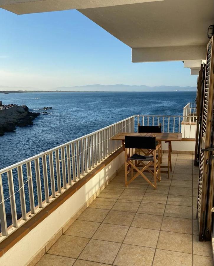 شقة Port De'N Perris L' Escala المظهر الخارجي الصورة