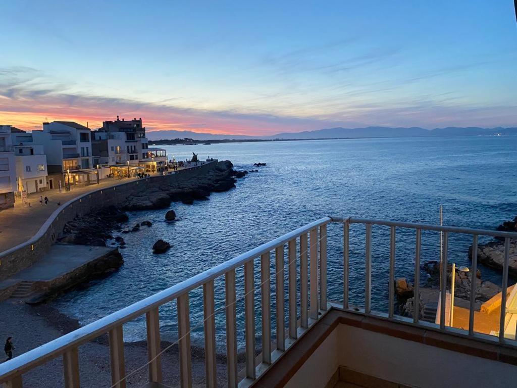 شقة Port De'N Perris L' Escala المظهر الخارجي الصورة
